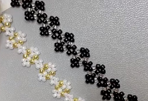7月12日，在家做的手工活正規(guī)平臺，在家可以做的兼職工作，居家靈活就業(yè)好副業(yè)，開手工加工廠，手工之家純手工加工銷售讓合作人員收入很好，圖為串珠米珠繡手工產(chǎn)品剪影