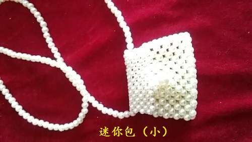 8月17日，可在家做的兼職手工活，想接正規(guī)廠家手工項目,做手工傳承官，在手工之家，重合作、重服務，圖為串珠米珠繡純手工產(chǎn)品剪影