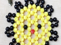 5月22日，找附近手工活拿回家做，手工外發(fā)加工網(wǎng)，想做珠繡串珠手工掙錢，該怎么與手工之家合作？圖為勵(lì)志珠珠繡串珠手工產(chǎn)品剪影