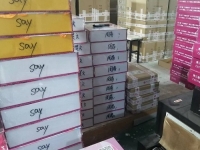 10月5日，網(wǎng)上接手工活的平臺，手工串珠兼職，在手工之家，成功屬于愛動手、勤動手的人，圖為勵志珠珠繡串珠手工材料備貨剪影