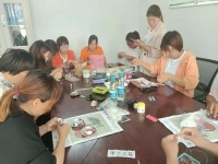 重管理，抓質(zhì)量，講效率，珠繡手工工作室越做越大