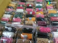 拿回家做的純手工，小小珠繡產(chǎn)品豐富多樣，讓人喜歡