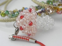 4月14日，靈活就業(yè)手工項(xiàng)目，居家手工好副業(yè)，在手工之家成長收獲，源于大家的認(rèn)同和努力，圖為勵志珠珠繡串珠手工產(chǎn)品剪影
