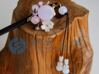 5月25日，在家做的手工活正規(guī)平臺 拿回家做的手工項目，手工之家的成品銷售為手工事業(yè)保駕護航，圖為勵志珠珠繡串珠手工產(chǎn)品剪影