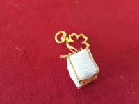 2月24日，手工活外發(fā)一手貨源，拿回家做的手工副業(yè)，在家開飾品加工廠掙錢，可以到手工之家實(shí)地考察合作嗎？圖為串珠米珠繡手工產(chǎn)品剪影