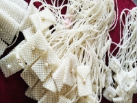 8月14日，在家里就能賺錢的工作，正規(guī)手工靈活就業(yè)，做手工傳承官，良好的服務(wù)讓手工之家和純手工成為大家的選擇，圖為串珠米珠繡純手工產(chǎn)品剪影