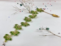 9月7日，手工活拿回家做在哪里找，靈活就業(yè)創(chuàng)業(yè)，做手工傳承官，在手工之家，了解清楚是合作的基礎(chǔ)，圖為串珠米珠繡純手工產(chǎn)品剪影