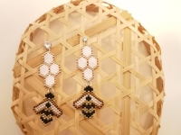 串珠米珠繡純手工產(chǎn)品展示，精美精致的飾品類手工之耳釘