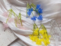 5月12日，在家就能賺錢的工作，拿回家做的手工，小成本創(chuàng)業(yè)做手工工作室，手工之家的純手工都是多勞多得，圖為串珠米珠繡純手工產(chǎn)品剪影