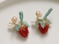 9月11日，在家就能做的兼職創(chuàng)業(yè)項目，輕資產(chǎn)創(chuàng)業(yè)做手工工作室，拿回家做的手工可信可靠，手工之家的產(chǎn)品給大家?guī)硎杖?，圖為串珠米珠繡純手工產(chǎn)品剪影