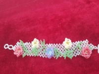 8月23日，手工兼職招聘信息，居家靈活就業(yè)副業(yè)創(chuàng)業(yè)，微創(chuàng)業(yè)做手工工作室，選手工之家，這里合作方式多、掙錢業(yè)務(wù)多，圖為串珠米珠繡純手工產(chǎn)品剪影