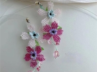 8月30日，在家就能掙錢的工作，拿回家做的手工微創(chuàng)業(yè)項目，做手工工作室，居家就業(yè)創(chuàng)業(yè)手工好副業(yè)，讓大家掙錢的事，手工之家都支持，圖為串珠米珠繡純手工產(chǎn)品剪影