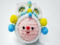 11月7日，在家就能掙錢的工作，兼職創(chuàng)業(yè)做手工工作室，手工外發(fā)加工正規(guī)的廠家，與手工之家合作，大家都能做好，圖為鉤織純手工產(chǎn)品剪影