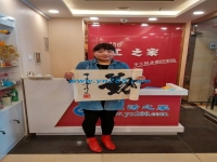 鄭州美女在家做手工活珠繡，打算組織周圍姐妹一起做