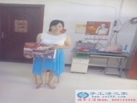 河南省洛陽市伊川縣白元鎮(zhèn)張女士找到手工活兼職，手工活外發(fā)項目在家就可以賺錢的項目