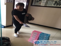 在農(nóng)村有什么代加工手工活嗎？2016年9月3日手工活之家客戶來送紙抽盒作品了！