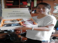 廣西百色市覃女士找到可以在家做的手工活，不交押金不用錢