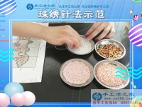 雙11買買買！做手工活串珠賺賺賺！邯鄲馬女士下班后在家賺錢增收的方法