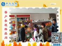 11月7日，正規(guī)手工活外發(fā)加工，正規(guī)供料的手工活，是指這里沒有押金的手工活，手工之家接待考察加工客戶剪影