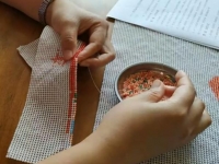 客戶問：做手工之家勵志珠繡手工活的合格率是多少？