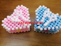 4月27日，實地考察，找到了正規(guī)廠家的手工活，可以帶回家做的手工活要先確定合作企業(yè)正規(guī)可靠，圖為勵志珠珠繡串珠手工產(chǎn)品實拍