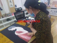 5月25日，找拿回家做的手工活掙錢，找正規(guī)手工活外發(fā)加工企業(yè)，就選勵志珠珠繡，手工之家接待考察合作加工客戶