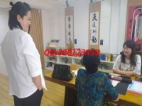 5月29日，想接正規(guī)廠家的手工活，拿回家做的手工活，要觀察，要考察，更要行動，圖為手工之家接待考察合作加工客戶剪影
