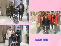 10月14日，手工活拿回家做，想接正規(guī)廠家的手工活，選擇非遺項(xiàng)目勵(lì)志珠珠繡的人很多，圖為手工之家歷次優(yōu)秀繡娘培訓(xùn)會(huì)部分參訓(xùn)人員與郝總合影
