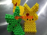 10月17日，可以帶回家做的手工活，手工之家的外發(fā)手工活是這樣交付成品的，圖為勵(lì)志珠珠繡串珠成品實(shí)拍