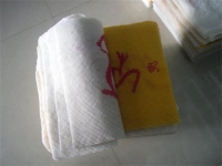 農(nóng)村婦女愛上串珠手工活，靠勤勞雙手增收